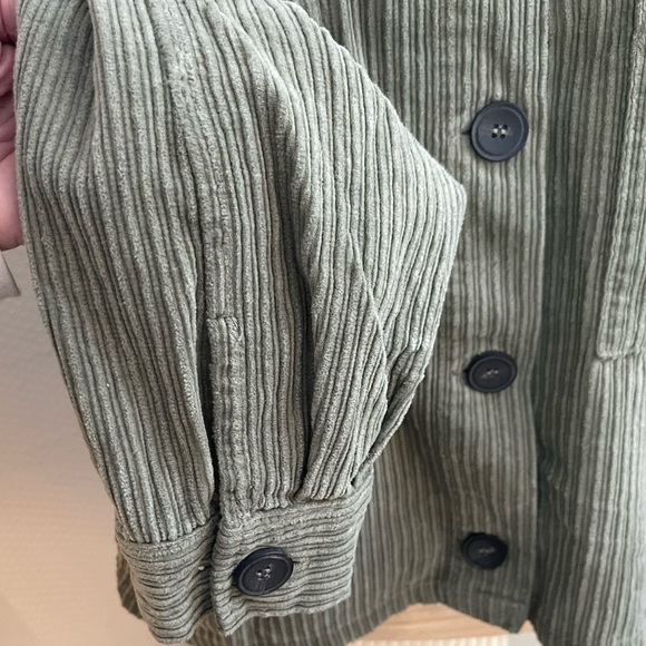 Zara Join Life outer shell in a shade of green. - Picture 3 of 6